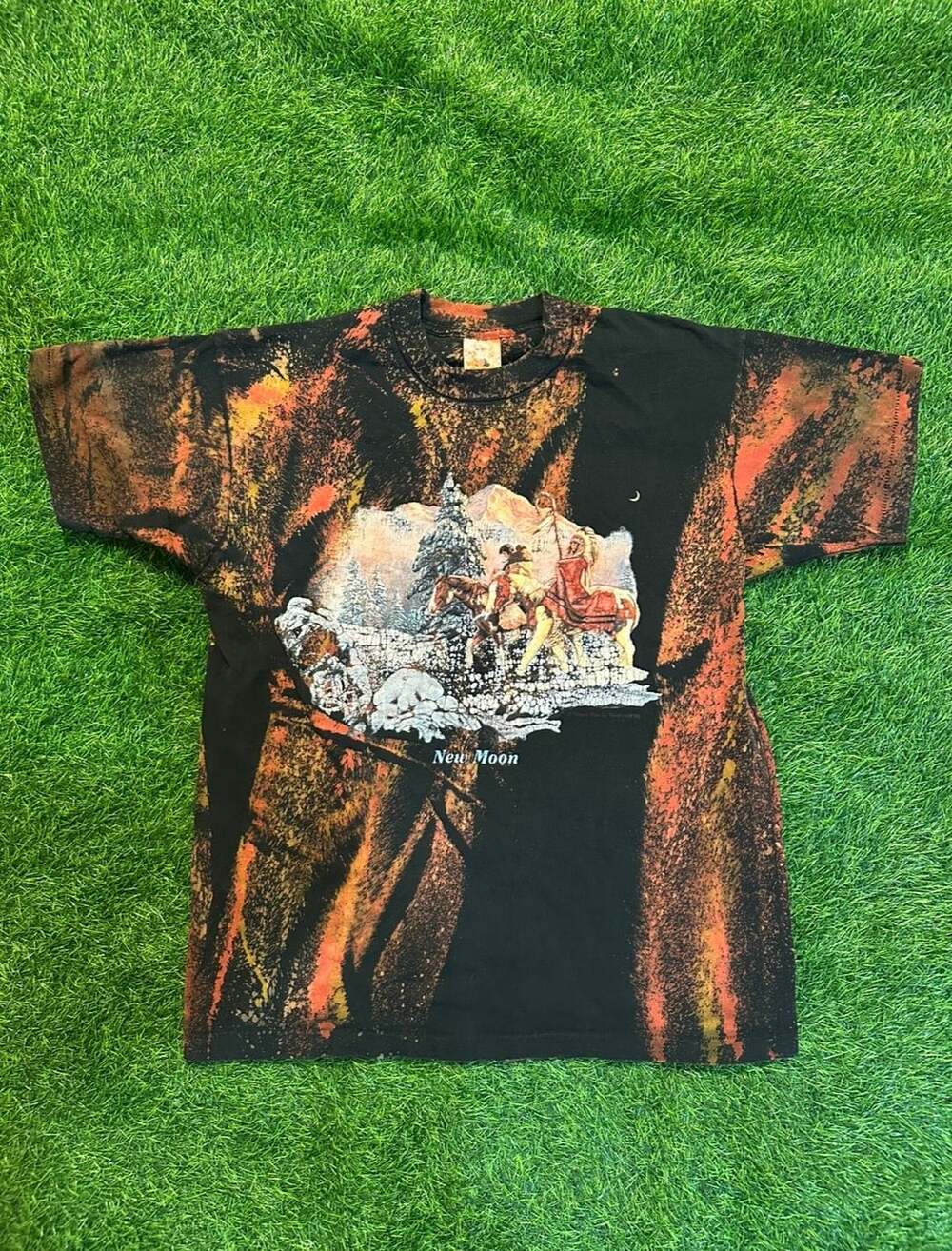 Fruit Of The Loom New Moon Size L Bleached Graphic T-Shirt